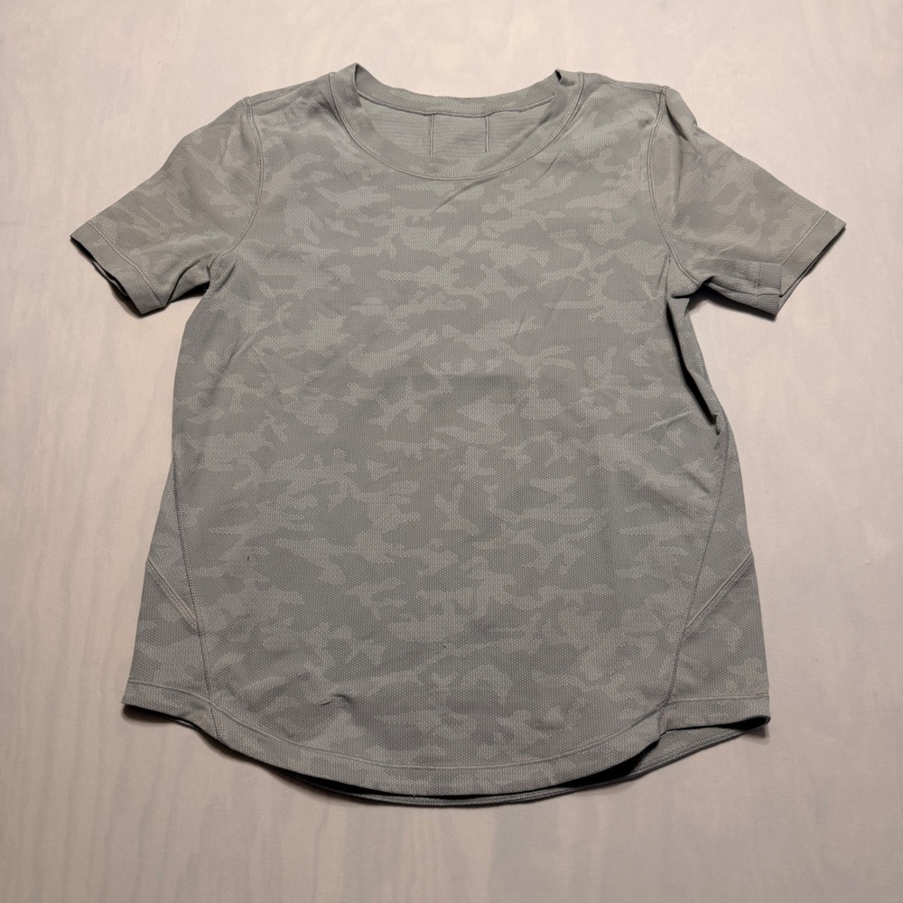Lululemon Swiftly Tech Shirt Womens 4 Grey Camo Jacquard‎ Short Sleeve Crew Neck